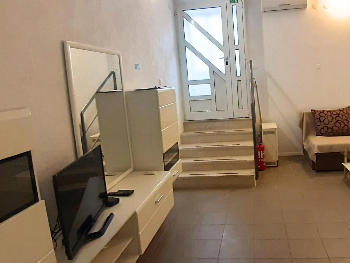 Elza Apartment Split